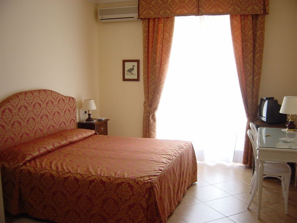 Hotel Verdemare Marina di Pietrasanta Kültér fotó