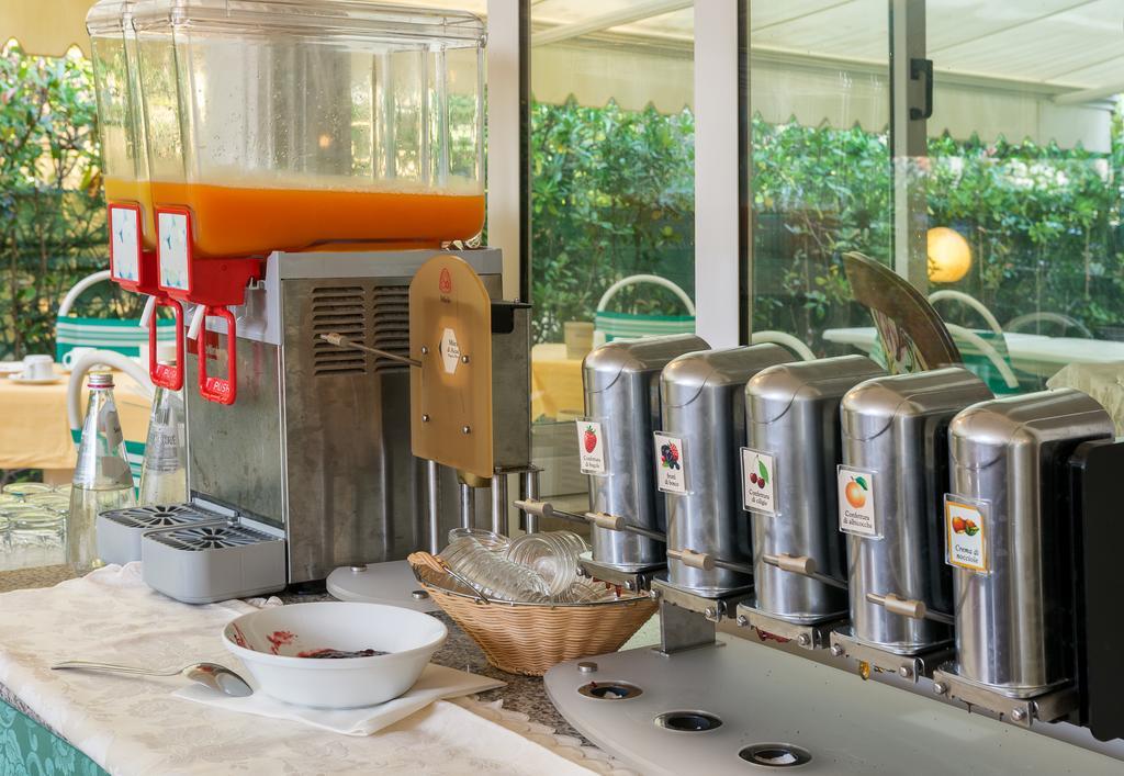 Hotel Verdemare Marina di Pietrasanta Kültér fotó