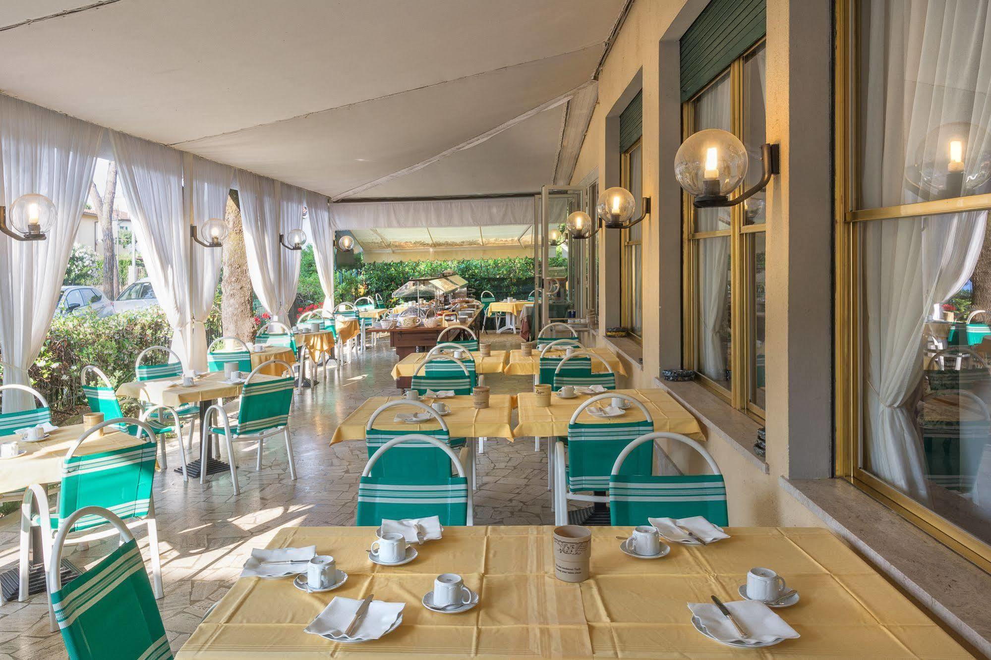 Hotel Verdemare Marina di Pietrasanta Kültér fotó