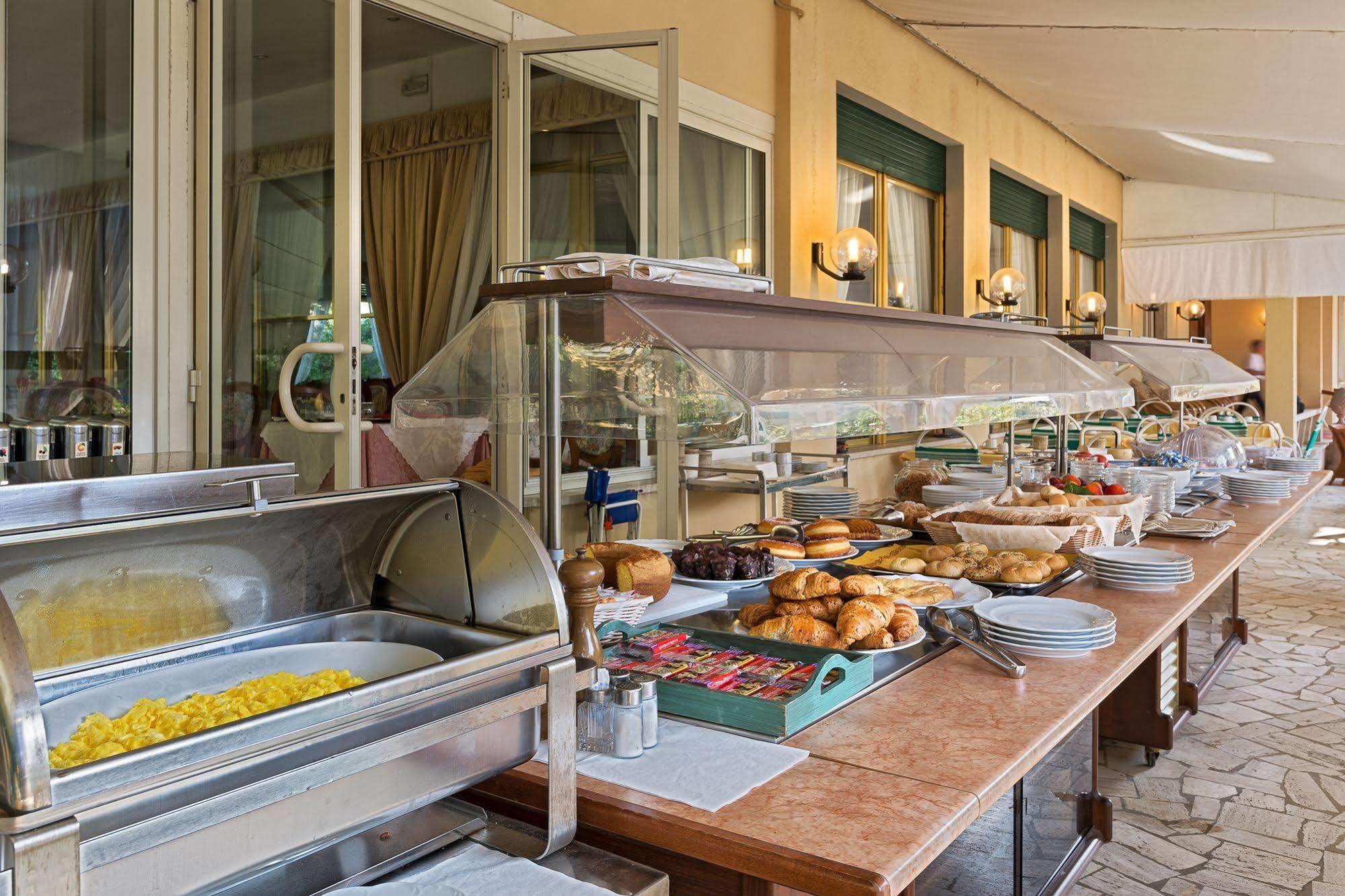 Hotel Verdemare Marina di Pietrasanta Kültér fotó
