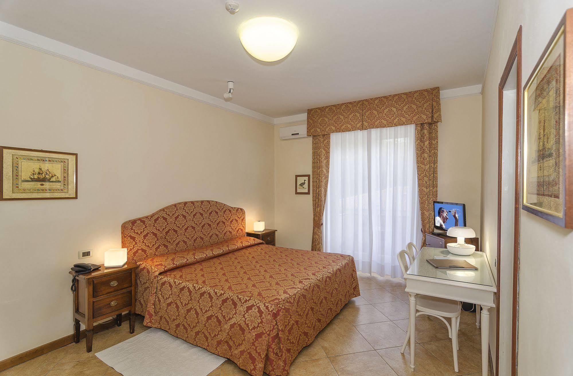 Hotel Verdemare Marina di Pietrasanta Kültér fotó